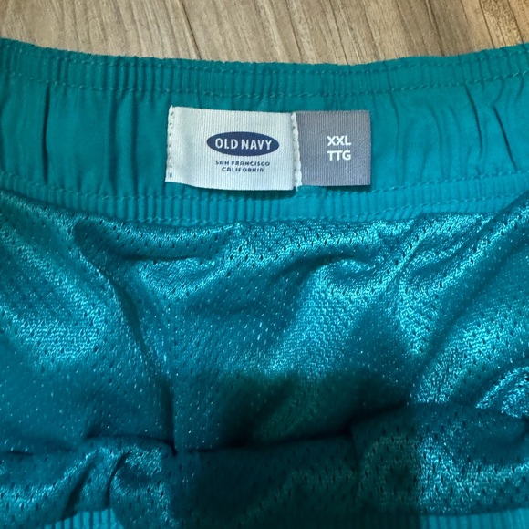 Men’s Swim - Picture 3 of 3